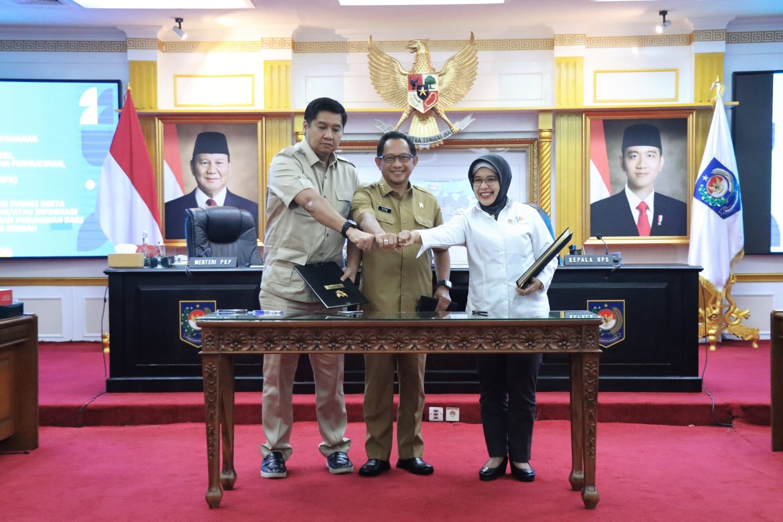 Menteri PKP,   Mendagri,  Kepala BPS  Teken Kerjasama Pemutakhiran Data Informasi Statistik Perumahan ( foto: birkom pkp/ ristyan)