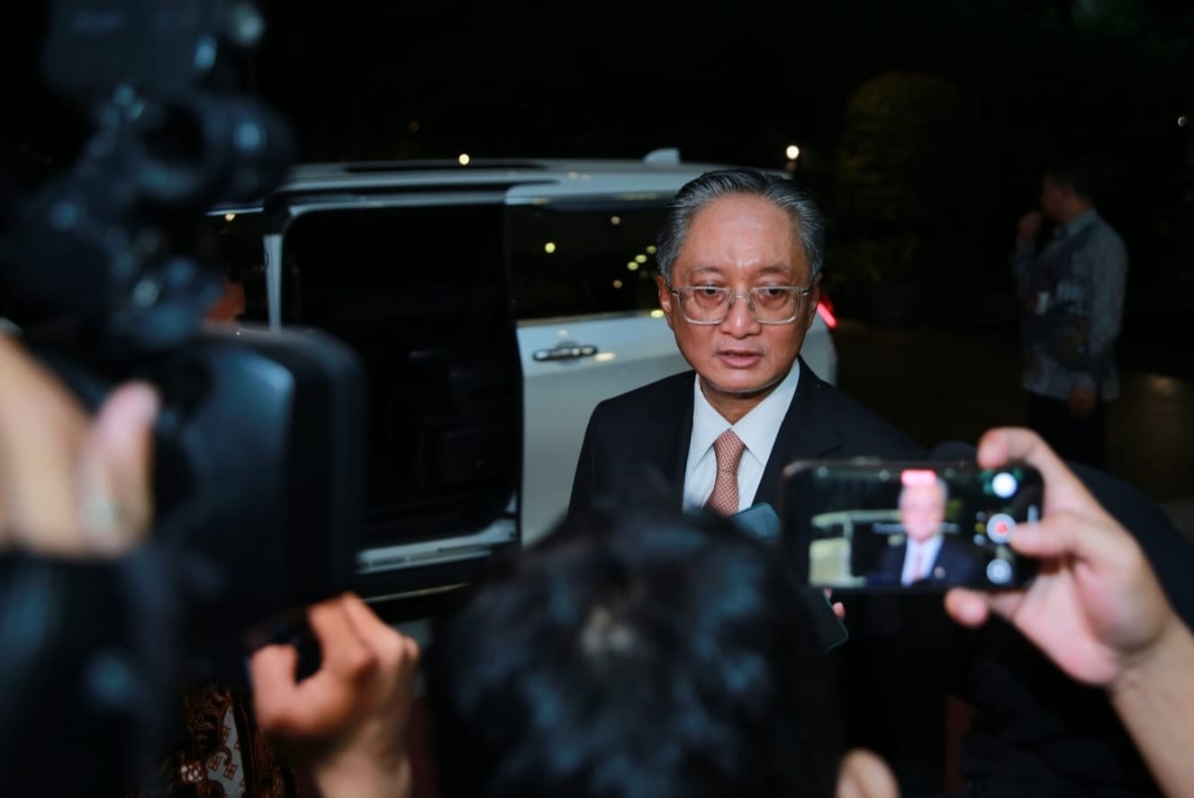 Menteri PU usai Konferensi pers lanjut doorstop dgn awak media mengatakan tiga pejabat BBPJN Sumut resmi dinonaktifkan ( foto: birkom pu)