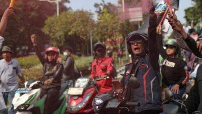 Pendemo Ojol berkumpul di Patung kuda Monas ( foto: dok istimewa )