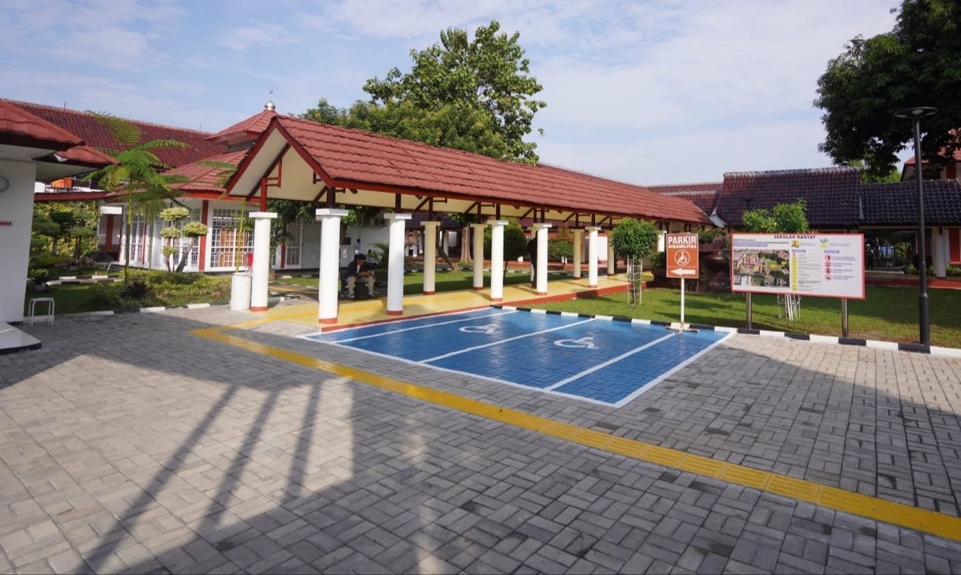 Ilustrasi sekolah gratis yg telah dibangun pu