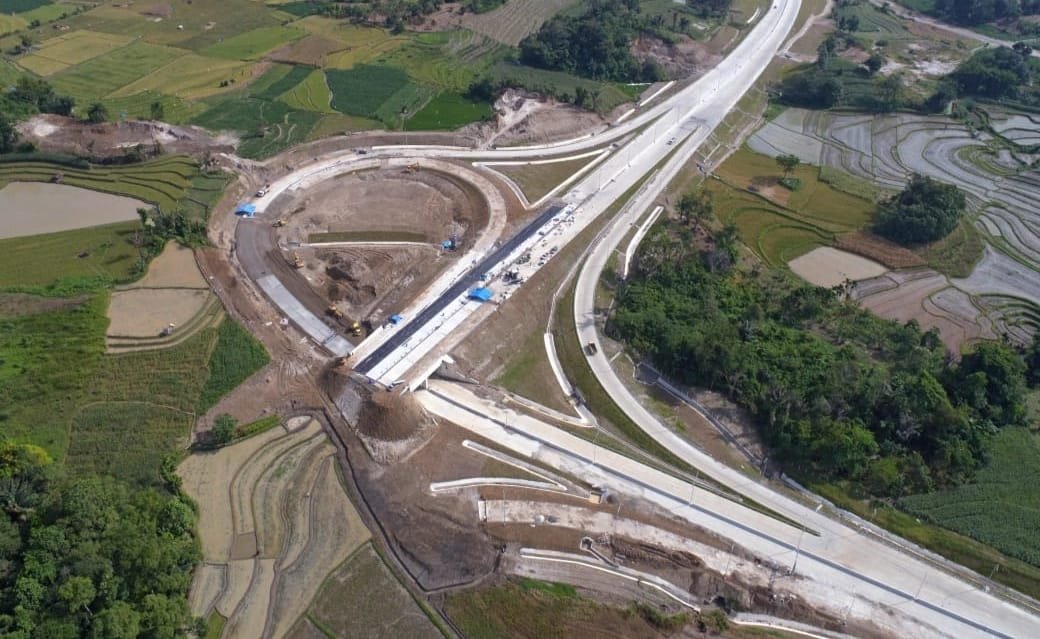 Kementerian PU Segera Rampungkan Seksi 4 Tol Kuala Tanjung–Tebing Tinggi – Parapat ( foto: birkom pu)