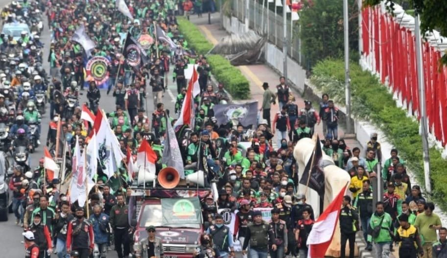 Ilustrasi foto demo ojol di.sekitaran monas