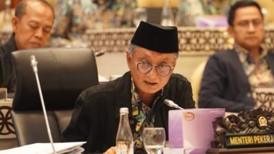 Menteri PU Dody Hanggodo saat Rapat Dengar Pendapat dengan Komisi V DPR-RI ( foto: birkom pu)