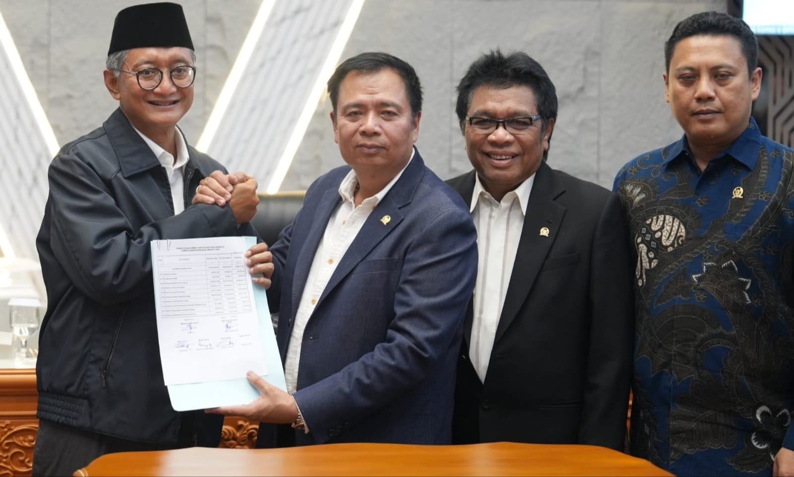 DPR Setujui Pagu Indikatif Kementerian PU Rp70,86 Triliun ( foto: birkom pu)