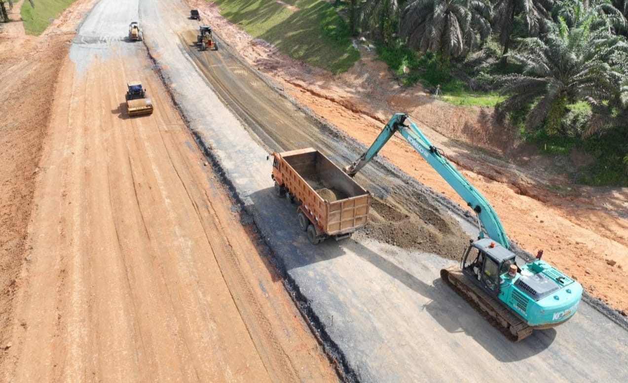 Jalan Tol Betung – Tempino – Jambi Seksi Tempino – Interchange Ness Uji Laik Fungsi dan Operasi (foto: birkom pu)