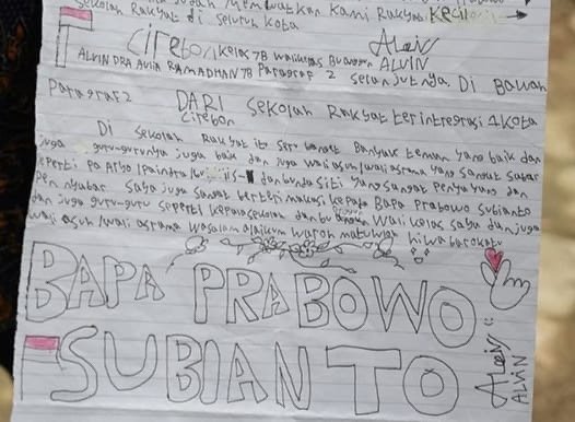 Surat untuk Presiden dari siswa Sekolah Rakyat Terintegrasi Satu Cirebon yang dititipkan Menteri PU ( foto: birkom pu)