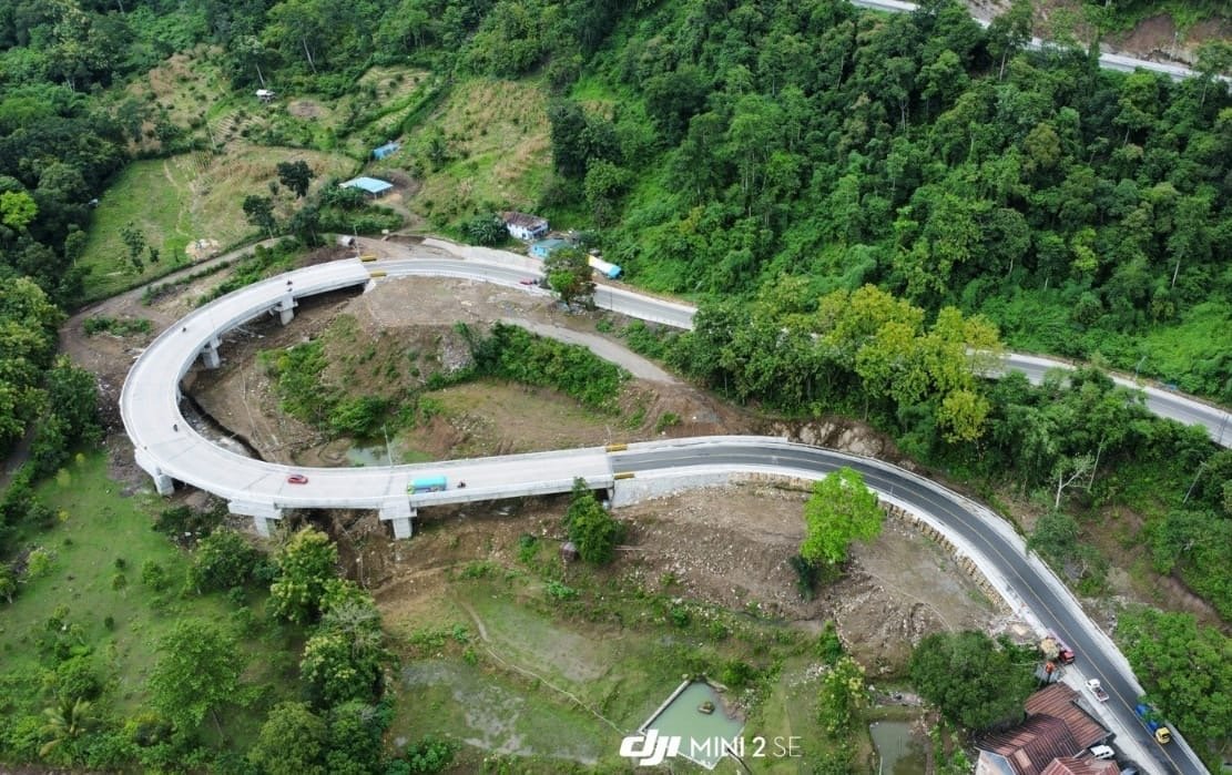 Jalan Elevated Maros–Bone juga diharapkan menjadi daya tarik wisata seperti Jembatan Kelok 9 di Sumatera Barat.( foto: birkom pu)