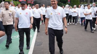 Menteri PU Jalan pagi bersama insan PU di Jakarta ( foto: birkom pu)