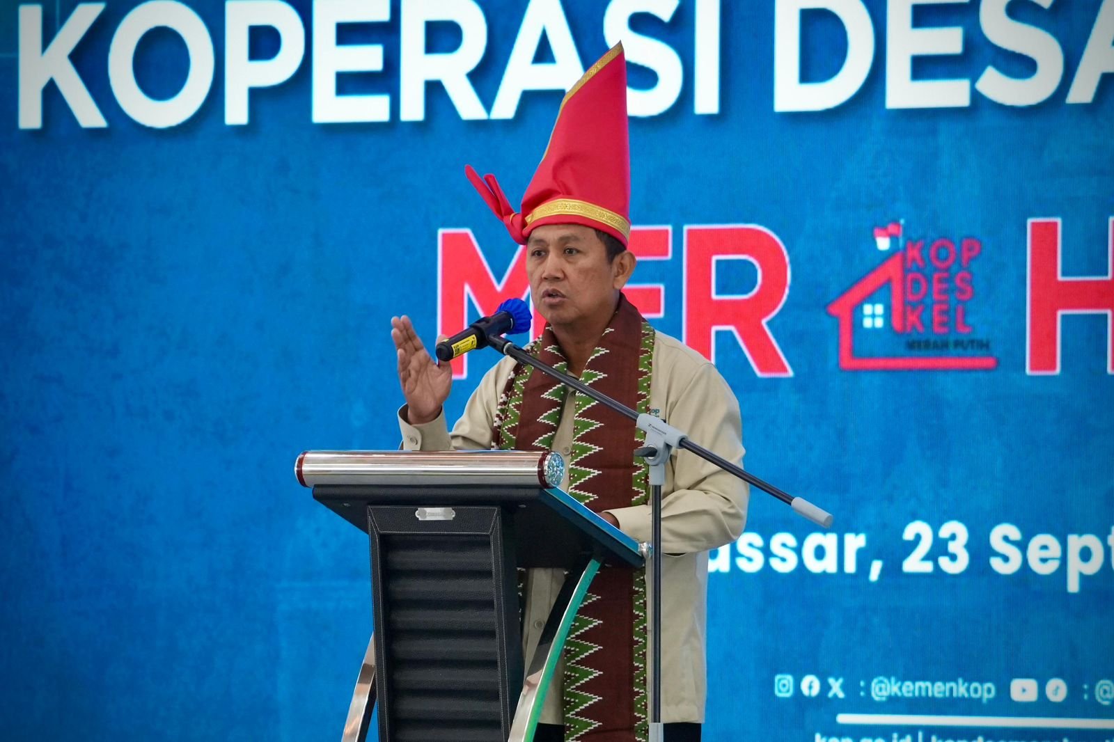 Ahmad Zabadi dalam Rapat Koordinasi Regional Kopdes/Kel Merah Putih di Makassar.( foto: birkom Kemenkop)