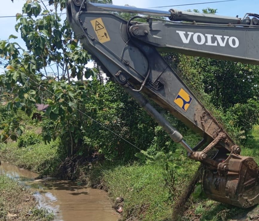 Sungai Klafma Distrik Aimasi kab Sotong sedang dilakukan pengerukan ( foto: bws papua barat)