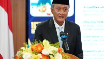 Menteri PU saat jadi pembicara Dalam The 9th International Conference Postgraduate School Universitas Airlangga (ICPS) yang digelar di Surabaya ( foto: birkom pu)