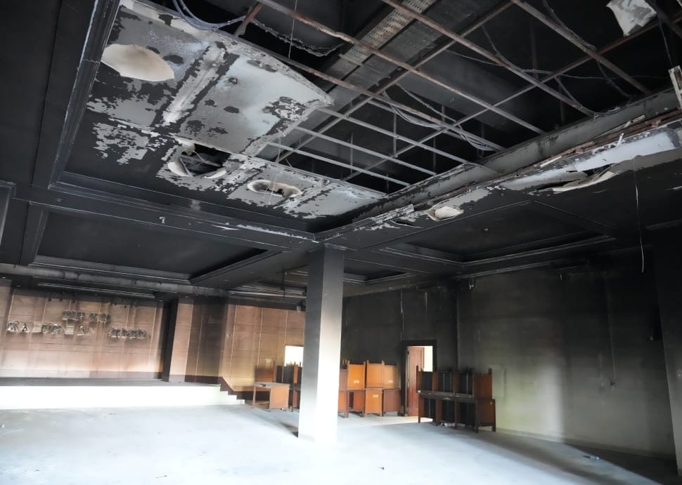 gedung yang dibakar akan segera memperbaiki Kementerian PU ( foto: birkom pu)