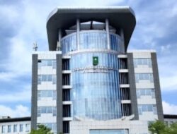 Forum Wartawan Kementerian Pekerjaan Umum Inginkan Staf Tenaga Ahli Menteri Mundur Dari Jabatan nya.