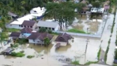 Terlihat kota sorong terkepung banjir ( foto: birkom pu