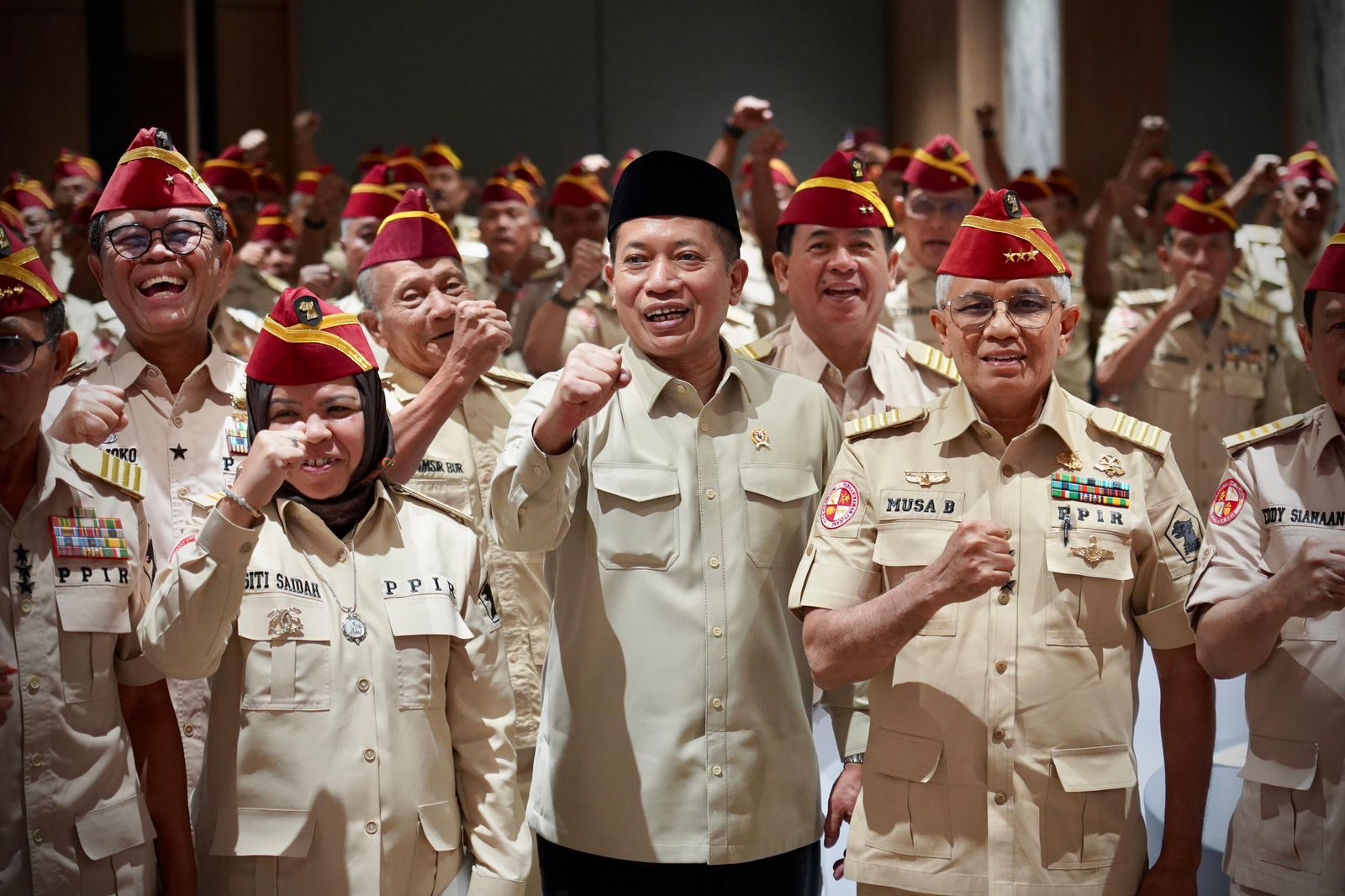 Menteri Koperasi bersama Para Purnawirawan Pejuang Indonesia Raya , optimis bulan Oktober Kopdes Merah Putih bisa berjalan optimal ( foto: birkom kemenkop)