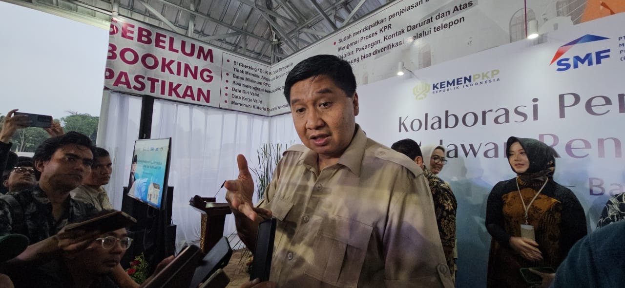 Menteri Ara saat bertemu media terkait pembiayaan mikro perumahan ( foto: birkom pkp/ ris)