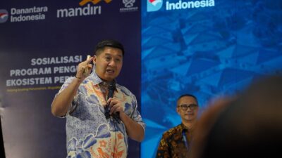 Menteri Ara saat sosialisasi KUR Perumahan di Bandung ( foto: humas pkp)