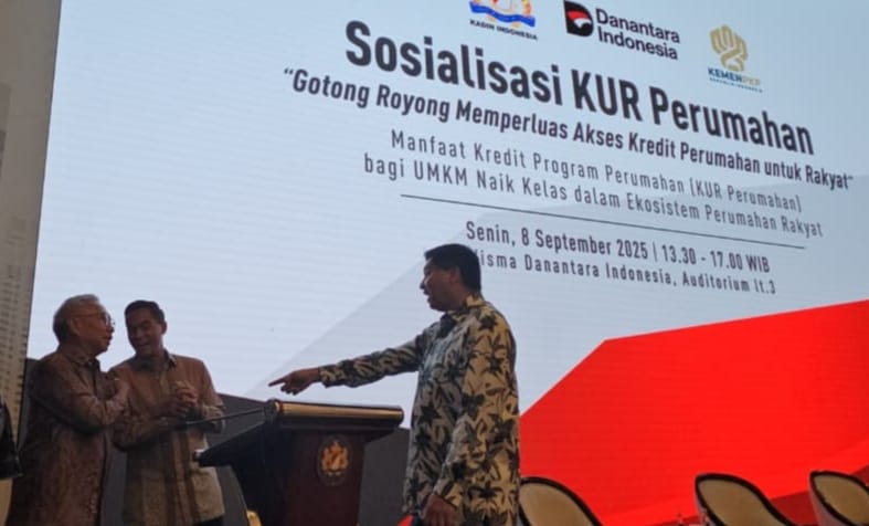 Menteri PKP usai sosialisadi KUR Perumahan ( foto: birkom pkp)