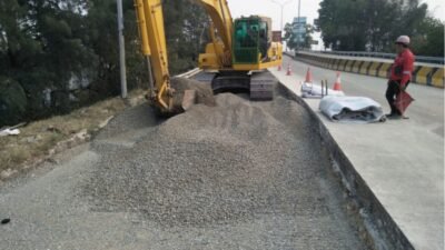 Pemeliharaan Tol Japek /(foto J M)