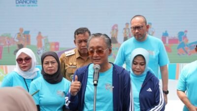 Menteri PU saat bicara dengan Media usai peringatan Hari Habitat dan Hari Ibukota Dunia didampingi Sekjen PU, dan Dirjen Ciptakarya ( birkom pu)
