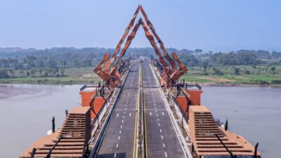 Jembatan dengan teknologi kearifan lokal (foto: birkom pu)