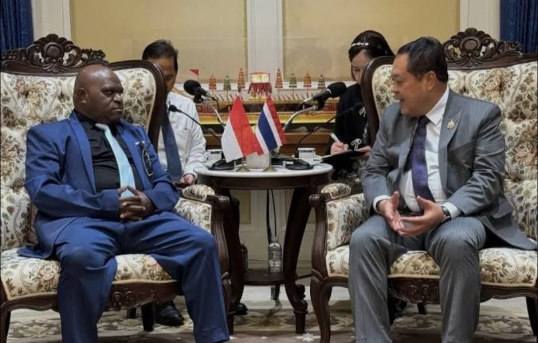 Menteri HAM RI, Natalius Pigai bertemu Menteri Senior Urusan HAM Kamboha Keo Remy di Phnom Penh ( biro ham )