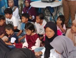 Komunita Mengajar Kemenkeu Kunjungi Rumah Baca Teras Talenta