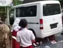 Viral Mobil MBG Tabrak Siswa hingga Guru di SDN 01 Kalibaru