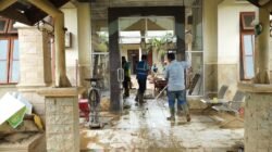 Proses Pembersihan RSUD (foto: birkom PU)