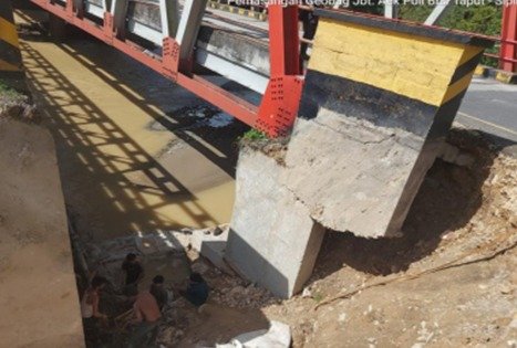 Akses Jembatan yang Terdampak Bencana (foto : birkom PU)