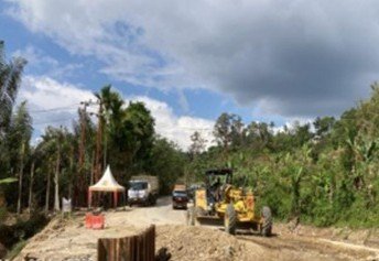 Proses pemulihan Akses Jalan (foto: birkom PU)