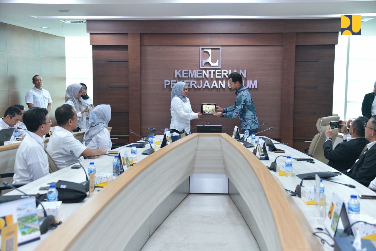Usai Penandatanganan Antara menteri PU dan BTN (foto: birkom PU)