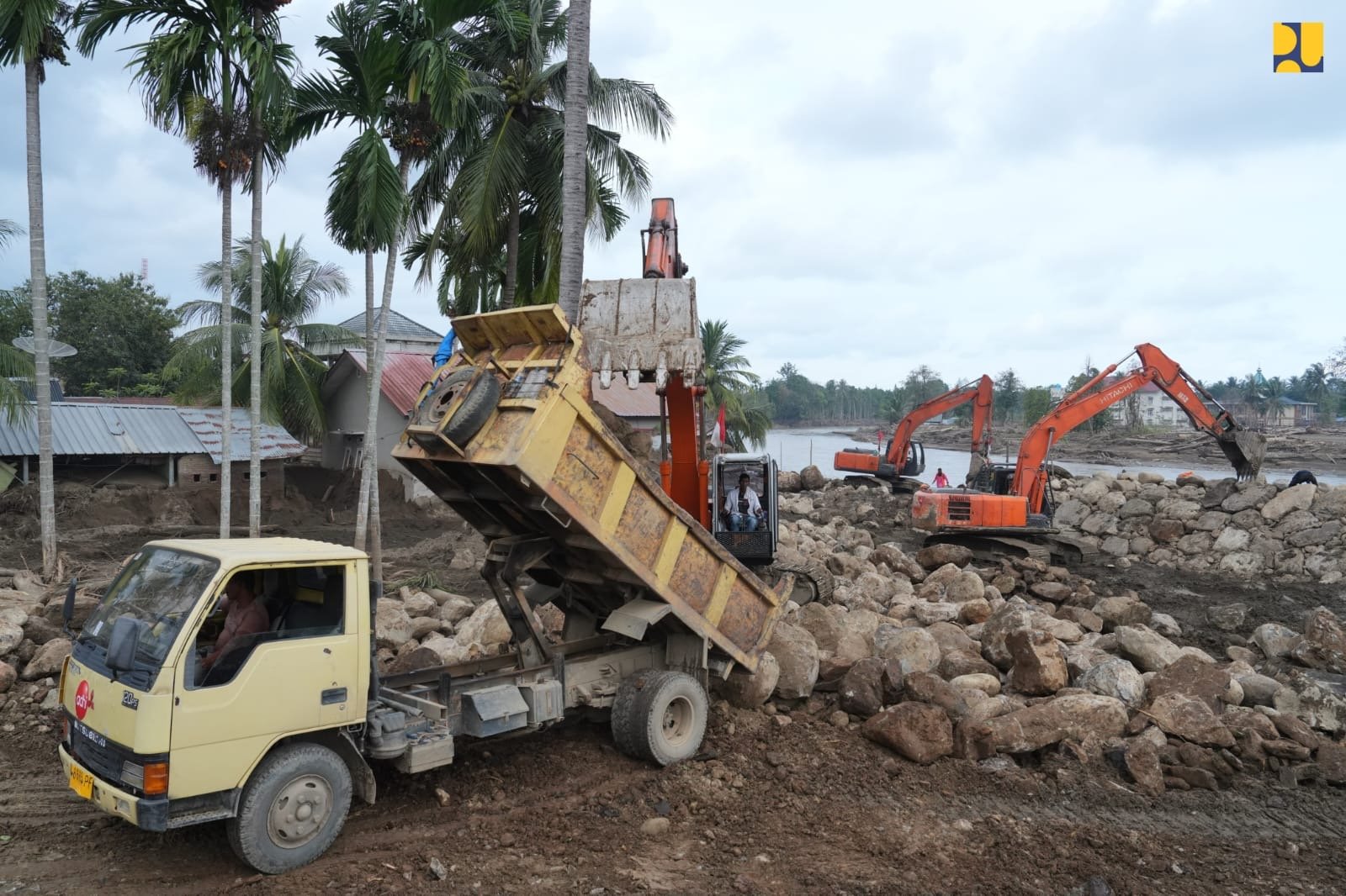 Proses Penanganan Muara (Foto: Birkom PU)