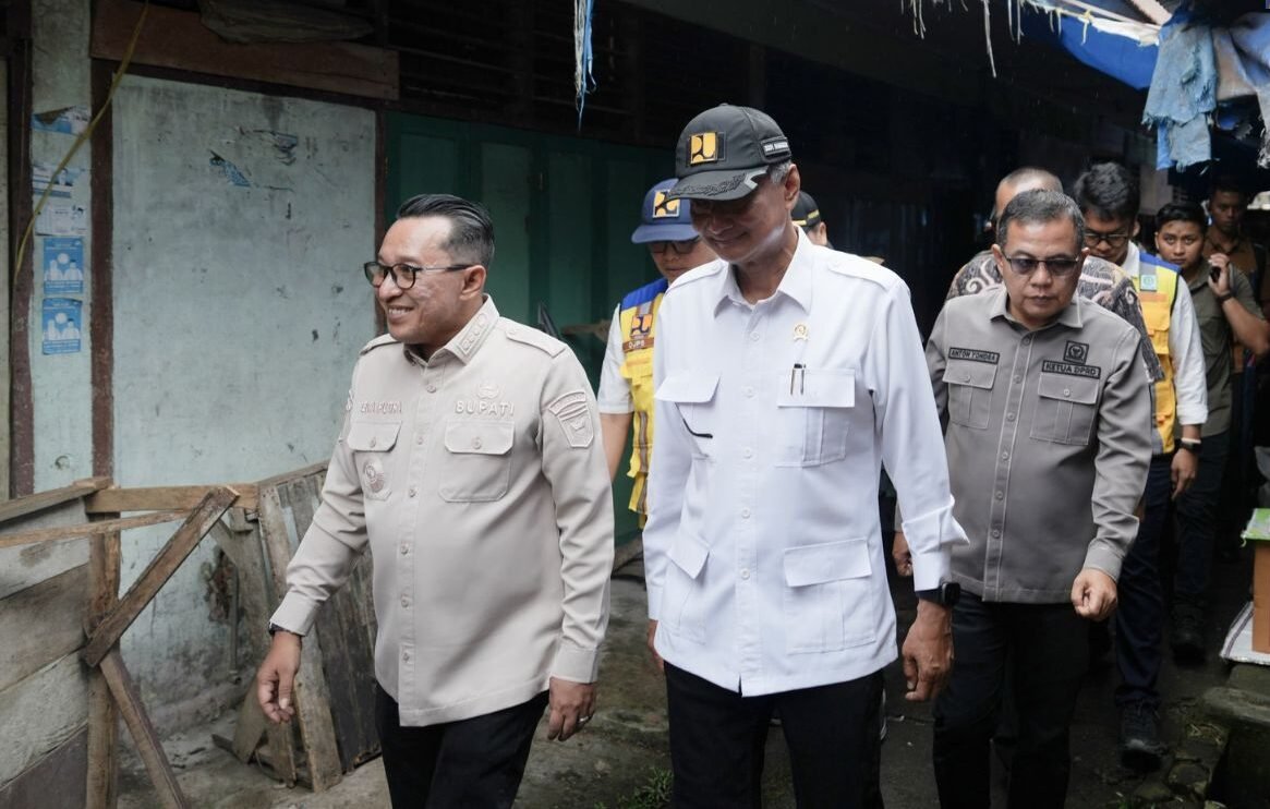 Menteri Dody Saat Meninjau Pasar Batu Sangkar Kab Tanah Datar Sumbar (Foto : SPN Sumbar)