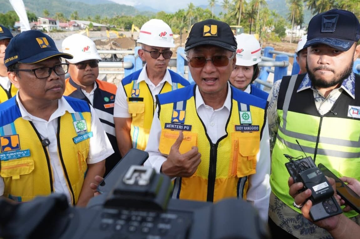 Menteri Dody Memberikan Keterangan Pada Saat Peninjauan (Foto : SPN Sumbar)