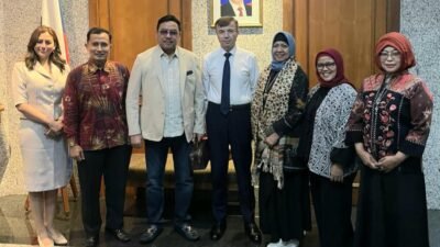 Denny JA Sastrawan Indonesia Terima Penghargaan Sastra Internasional BRIC di Kairo Mesir, Diundang Khusus Dubes Federasi Rusia di Jakarta