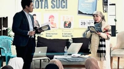 Buku “Keagungan Kota Suci” Diluncurkan di Kairo Mesir, Halimah Munawir : Buku Kumpulan Puisi Ini Merupakan Pertemuan Antara Ayat-Ayat Suci dan Debu Jalanan Kehidupan