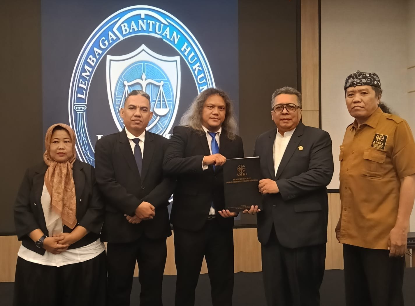 AMKI pusat Bentuk Lembaga Bantuan Hukum. - LBH AMKI untuk para anggota AMKI ,( foto; humas amki)