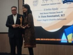 Sosok Perempuan Infrastruktur Penerima Kartini Award dari AMKI