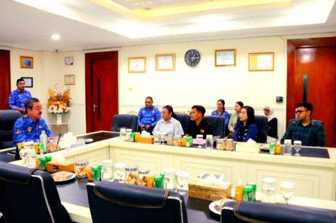 Gubernur Maluku Hendrik Lewerissa, Menerima Audiensi Pengurus Ikatan Dokter Indonesia, Maluku Tengah di Ruang Kerjanya. (Foto : Istimewa)