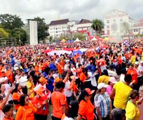 Antusiasme Warga Ambon Saat Digelar Nobar Piala Dunia 2026. (Foto : Istimewa)