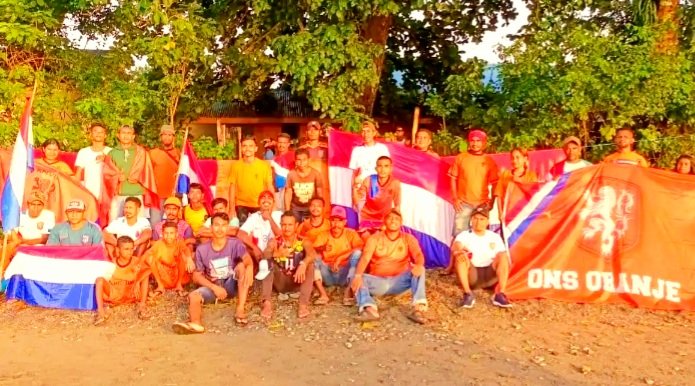 Suporter Tim Belanda di Kota Ambon Selalu Setua Mendukung Tim Oranye di Setaip Pertandingan. (Foto: Istimewa)