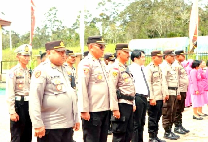 Pejabar Utama Polres Deiyai Peserta Upacara (Foto : Istimewa)