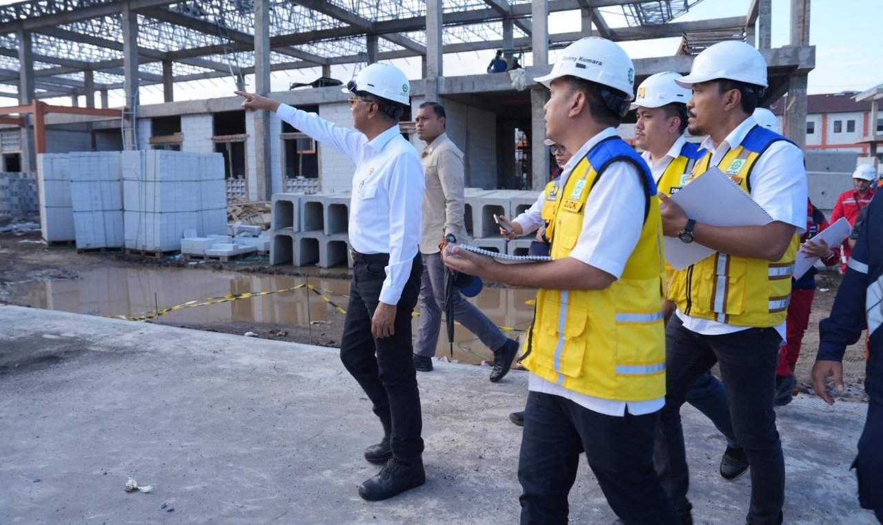 menteri PU inginkan tambah pekerja untuk percepat yang embangunan (birkomPU)