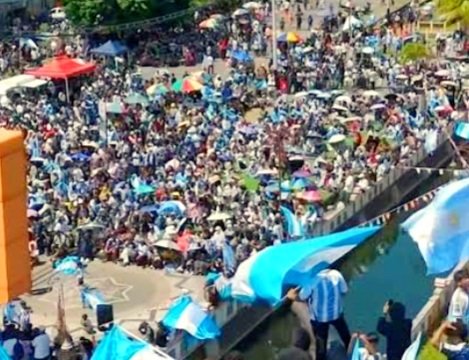 Warga Ternate Padati Taman Benteng Oranye Saksikan Nobar Piala Dunia 2026 (Foto : Istimewa)