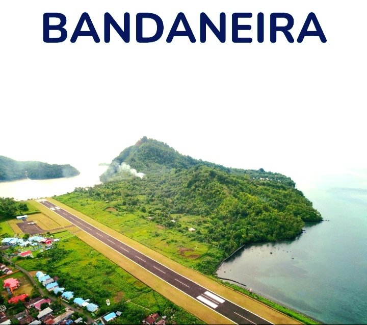 Landasan Pacu Bandara Bandaneira, Ditepi Laut Banda (Foto : Istimewa)