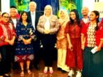 Delegasi Ambon Sailing Communitty Foto Bersama Lord Mayor Australia KJRI Darwin serta Direktur AIBC Kate Helen (Foto : Istimewa)