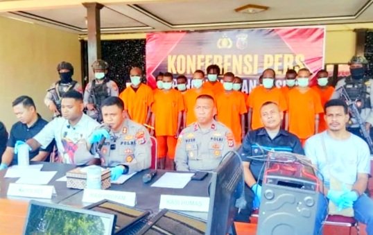 Screenshot_20260716-083311_Samsung Browser Kapolres Nabire AKBP Samuel Tatiratu Bersama Jajaran Ungkap Kasus Kriminal (Foto : Istimewa)