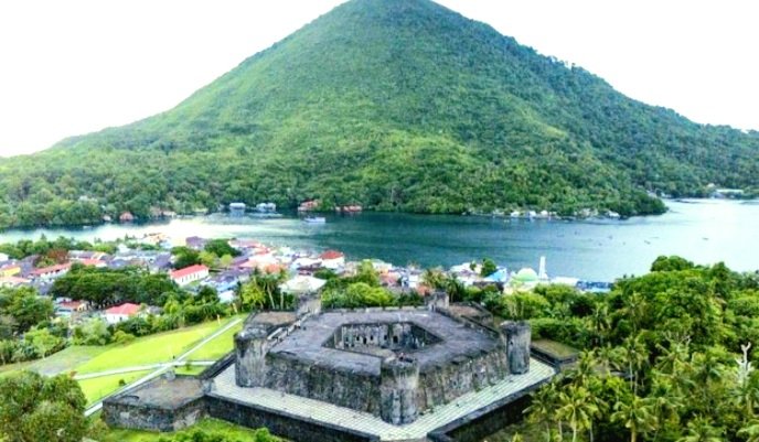 Screenshot_20260724-222610_Samsung Browser Benteng Belgica Menjadi Destinasi Wisata Sejarah Unggulan di Banda Neira