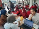 WhatsApp Image 2026-07-18 at 13.51.59 Aksi karyawan Auto 2000 Kapuk saat mengikuti kegiatan donor darah sukarela bersama PDDI DKI Jakarta.